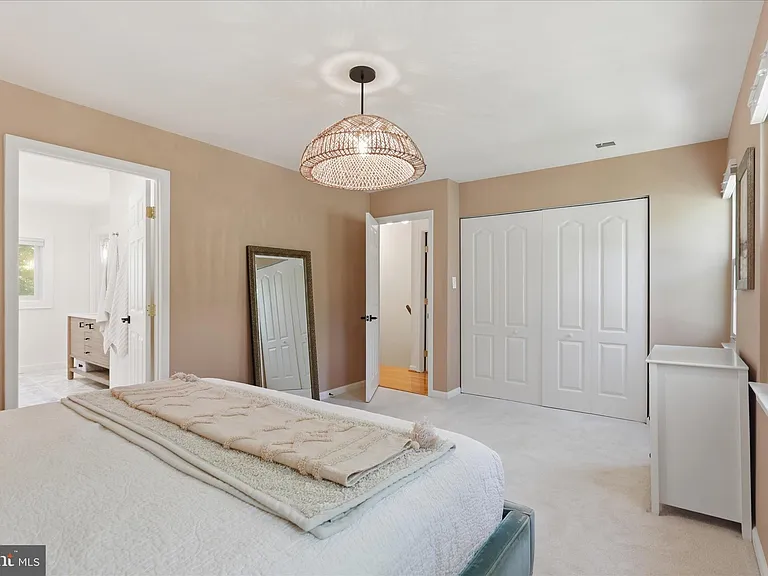2412 Rosedown Dr — Photo 18