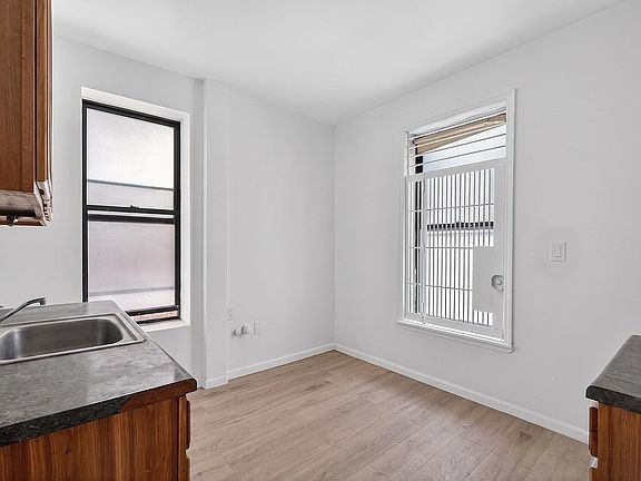 5th image of 282 Manhattan Ave APT 2N