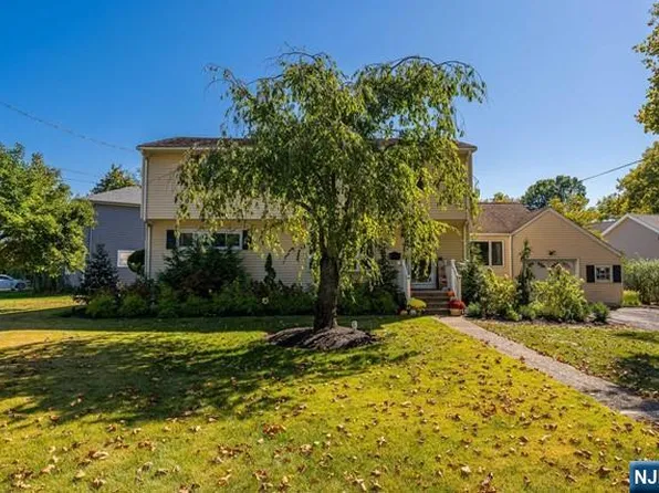 617 Roosevelt Blvd, Paramus, NJ 07652