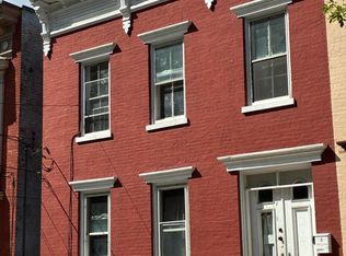 215 9th St, Troy, NY 12180