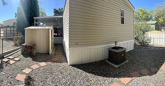 5th image of 1004 Fawn Ln