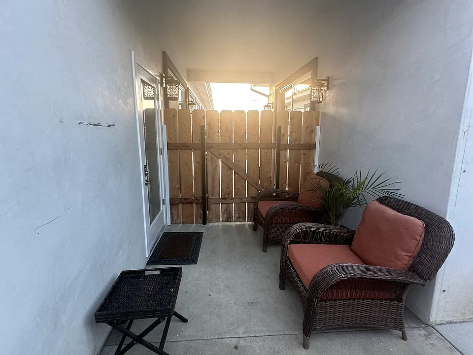 15923 Janine Dr