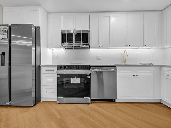 2nd image of 5701 CAMINO DEL SOL #102