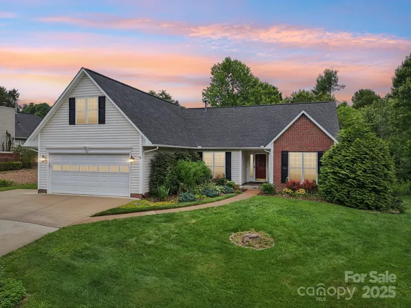 343 Stonehollow Rd, Fletcher, NC 28732