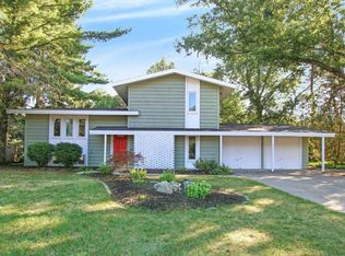 2483 Saratoga Dr NE, Grand Rapids, MI