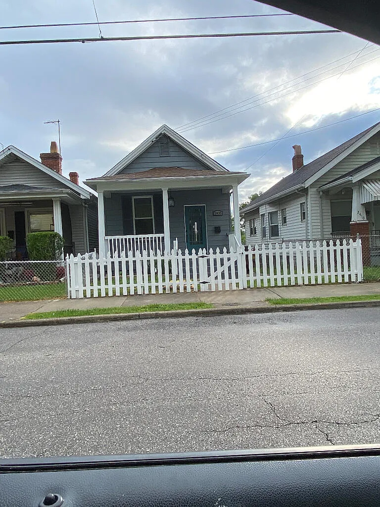 2408 Warren St photo 1