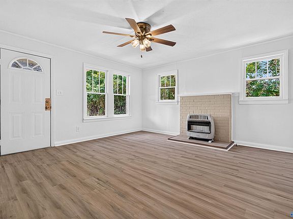 4th image of 807 Hoke St