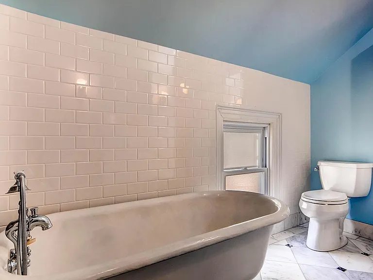 2935 N Marion St — Photo 10