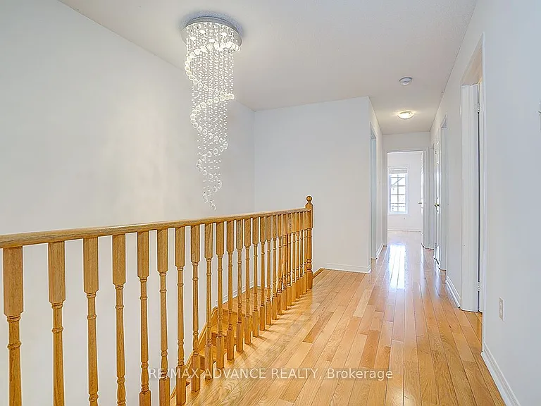 137 Laramie Cres — Photo 18