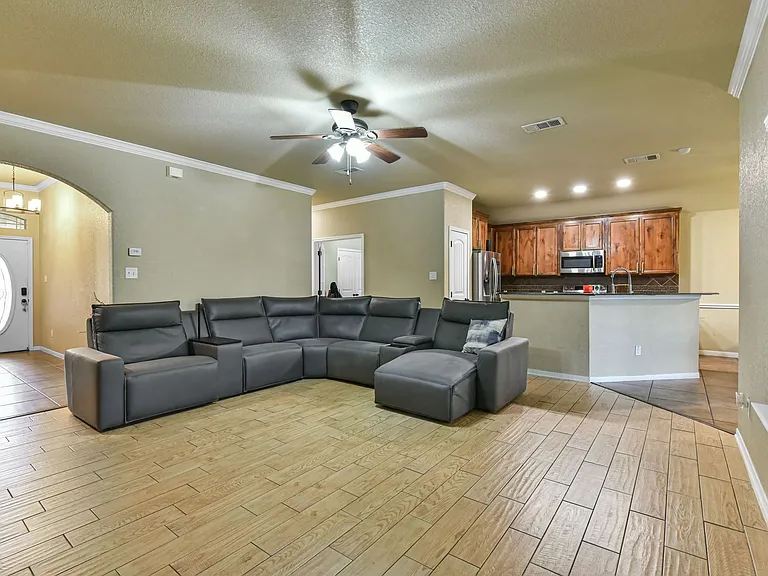 3410 Horizon St — Photo 8