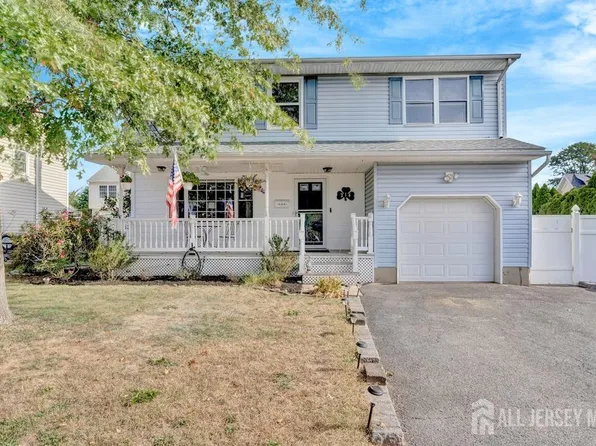 214 Melrose Ave, Middlesex, NJ 08846