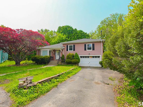 2nd image of 24 Sunfield Circle