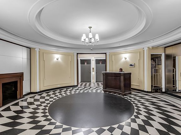 5th image of 10 W 65th St APT 3N