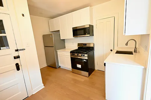 2421 W Ardmore Ave #1 Photo 1
