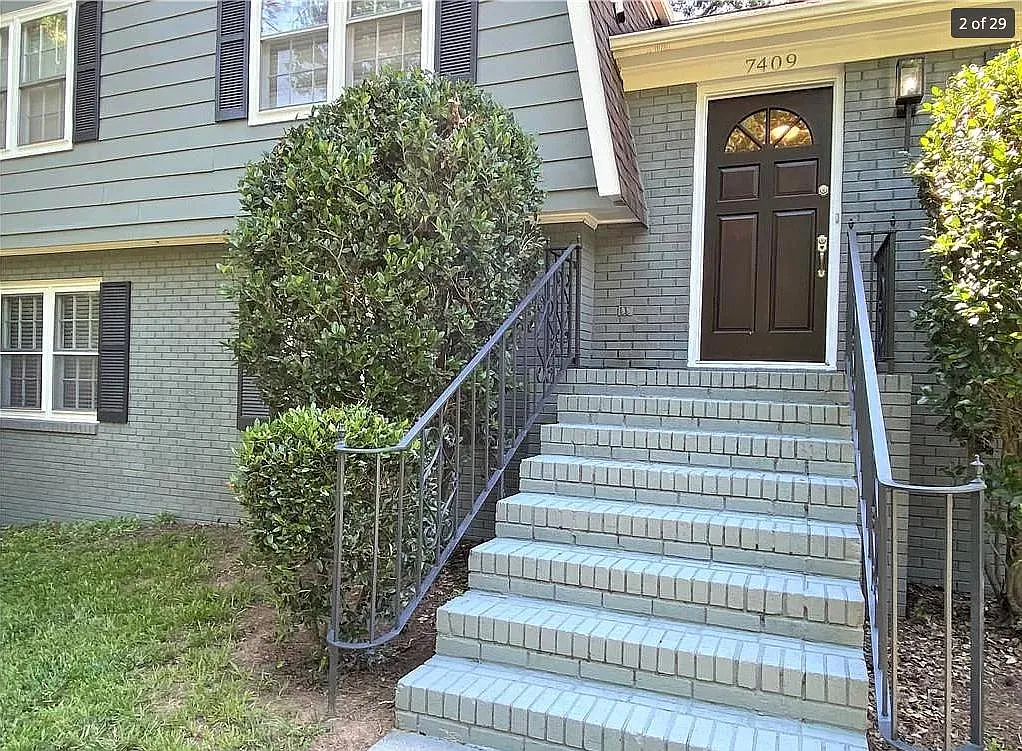 4 bed, 1925 sqft, $2,700 — Photo 2