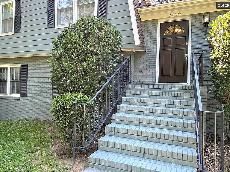 7409 Kilcullen Dr — Photo 2