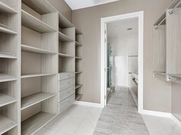 305 East 61st Street image 4 of 6