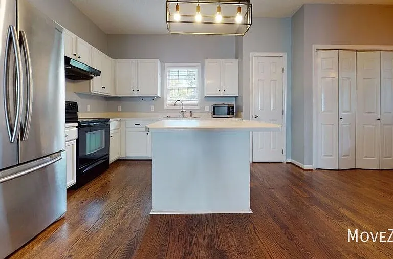 2325 K Wesley Way — Photo 3
