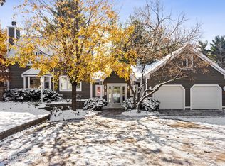 1215 Smith Rd, Lisle, IL 60532