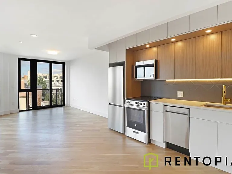 5 Withers St #4D — Photo 3