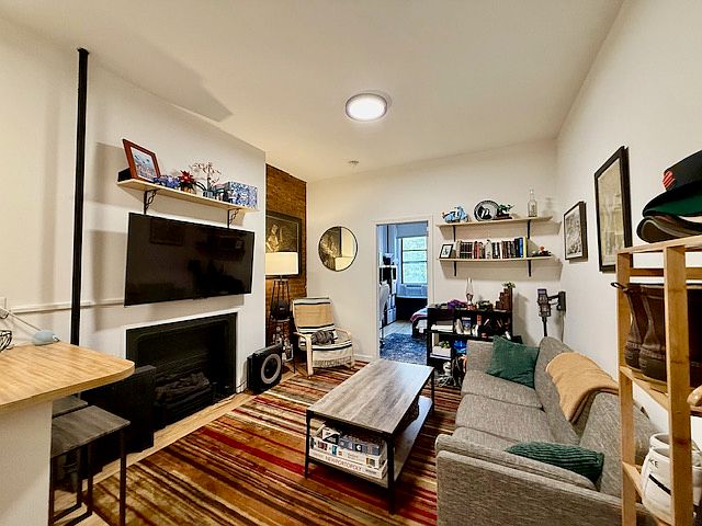 1st image of 308 E 6th St APT 2