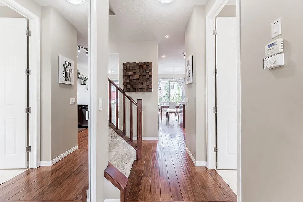 Fantastic 3 Bedroom + Den Family Home in SW Airdrie! (CP018) — Photo 1