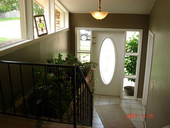 Tiled Entry Foyer