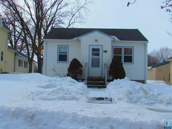 613 Essex St, Garretson, SD 57030