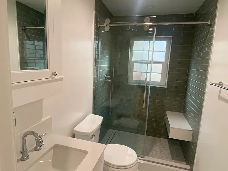 2410 Palm Dr #C — Photo 19