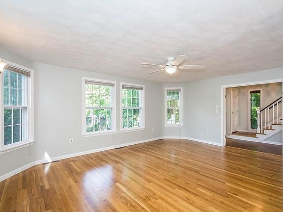 5th image of 11 Hastings Ln