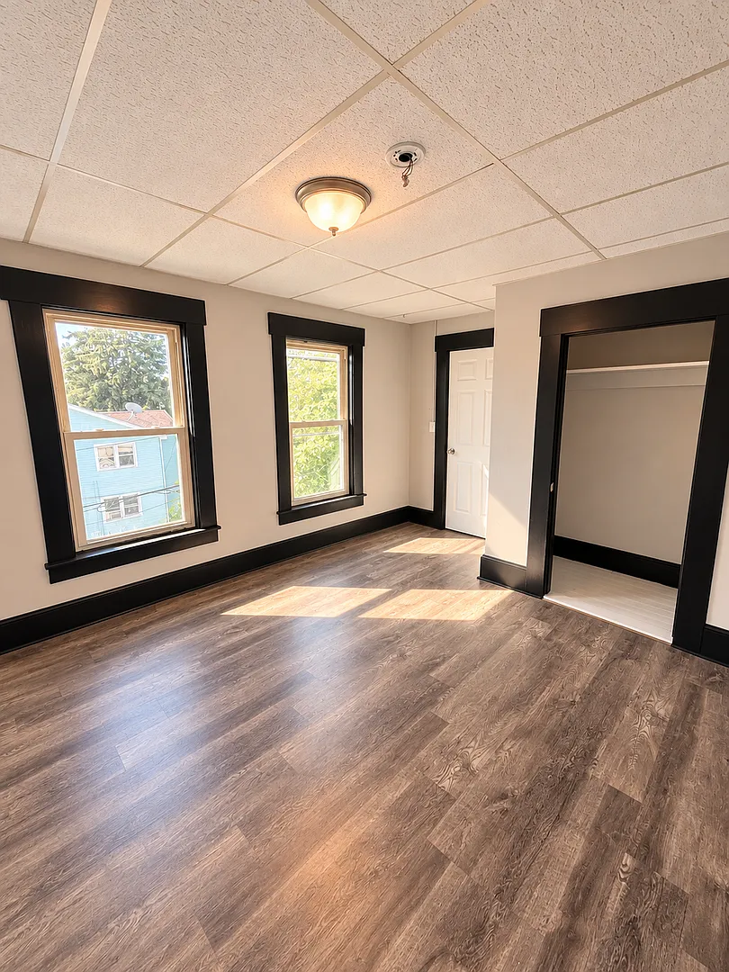 242 E High LLC — Photo 2