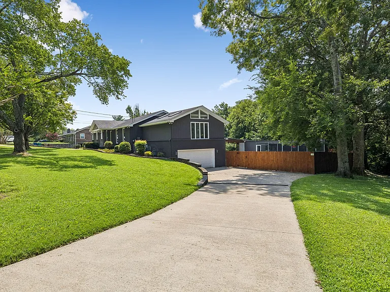 326 Draper Cir — Photo 70