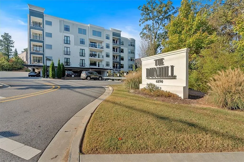 2 bed, 2.0 bath, 1404 sqft, $3,200 — Photo 2