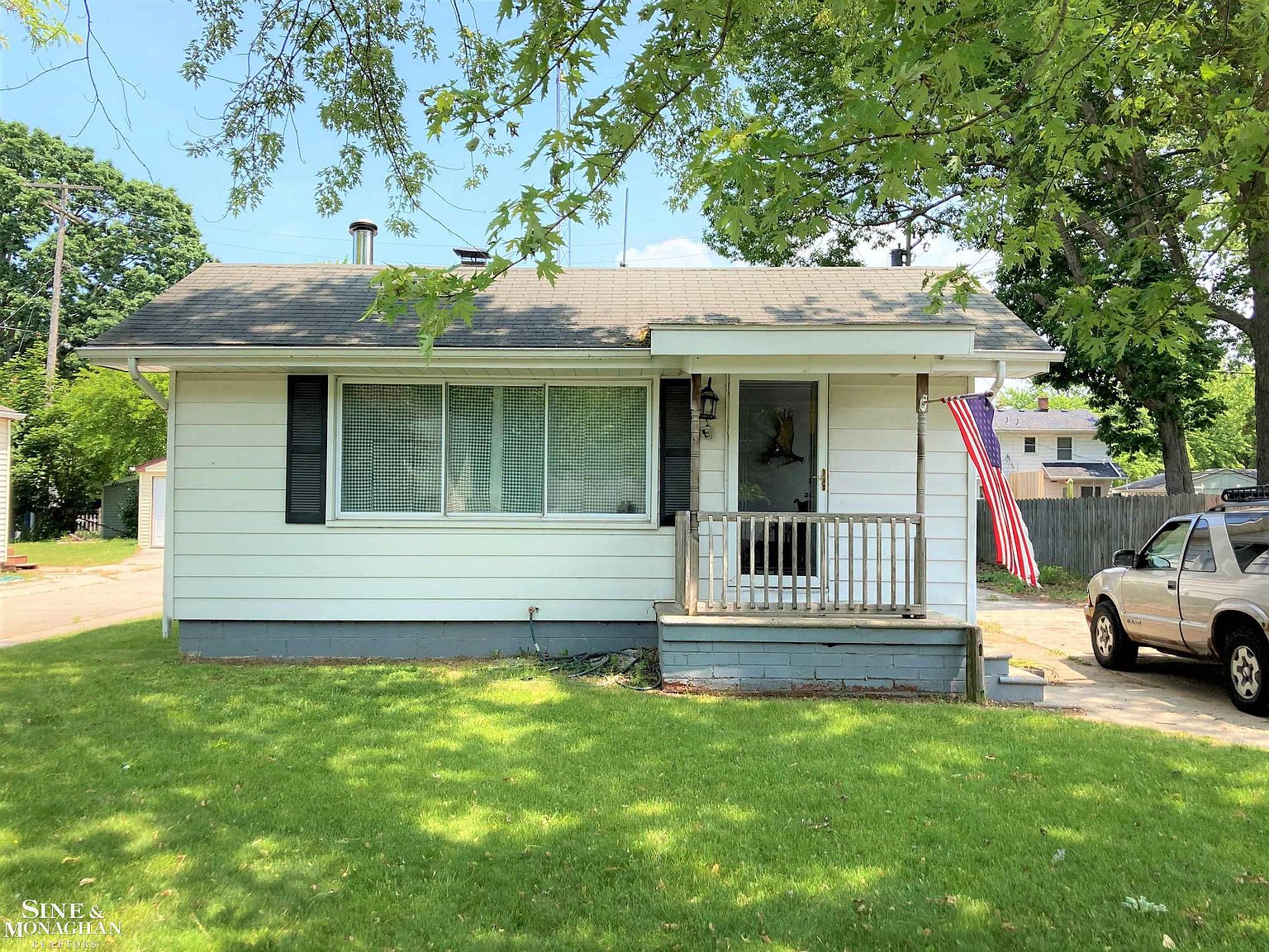 2522 22nd Ave, Port Huron, MI 48060 Zillow