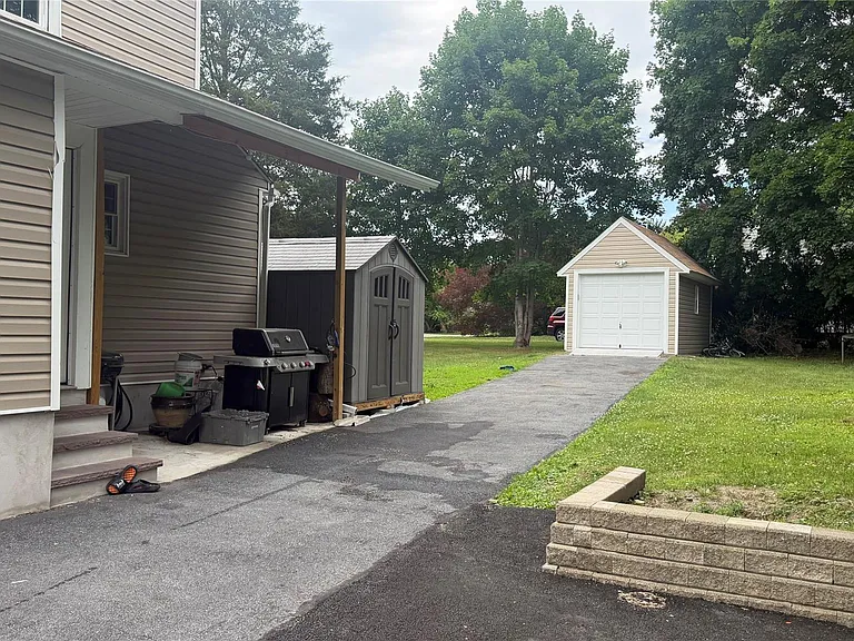 17 Degarmo Rd — Photo 6