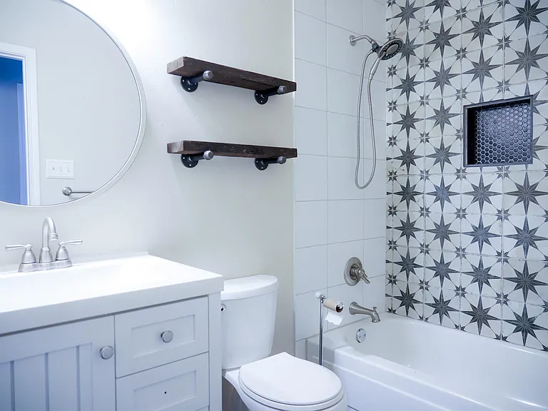 6304 Douglas Dr — Photo 15