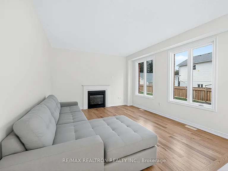 1 Wakefield Blvd — Photo 10