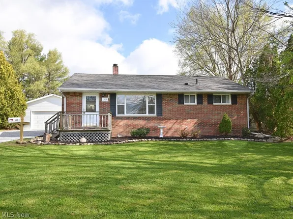307 Hilltop Dr, Chardon, OH 44024