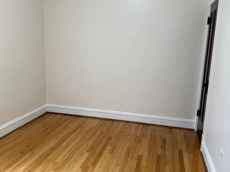 2137 W Cornelia Ave #2W — Photo 5