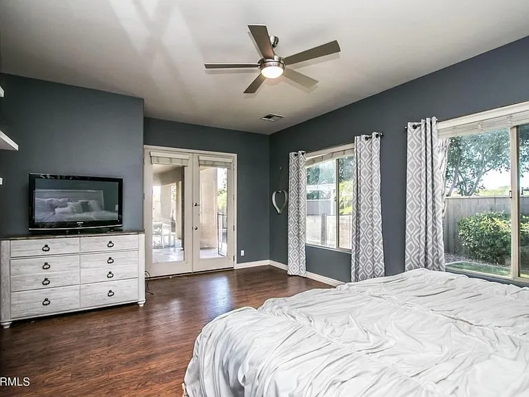 2560 E Wisteria Dr — Photo 14