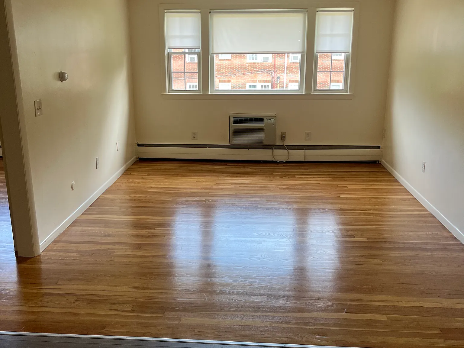 2 bed, 805 sqft, $2,100 — Photo 4
