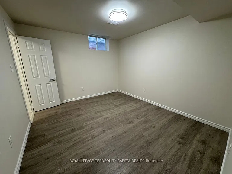 127 Birkhall Pl #LOWER — Photo 12