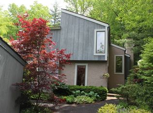 1720 Woodledge Cir, State College, PA 16803