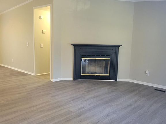 3rd image of 80 Chestnut Creek Dr