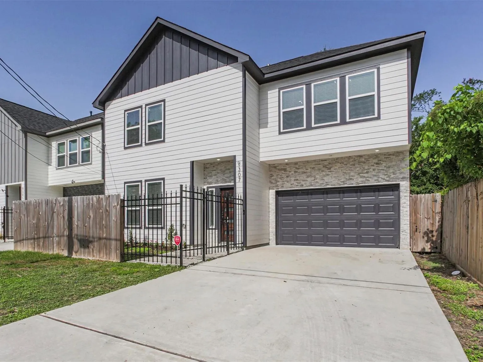 3 bed, 2.5 bath, 1589 sqft, $2,250 — Photo 1