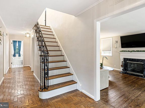 4th image of 324 Sinkler Rd