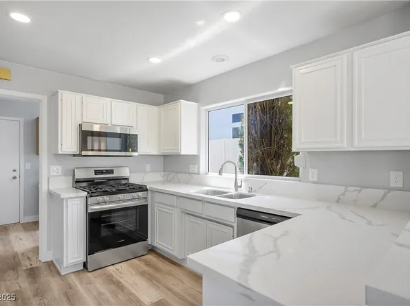 8500 Gull Dr, Las Vegas, NV 89134