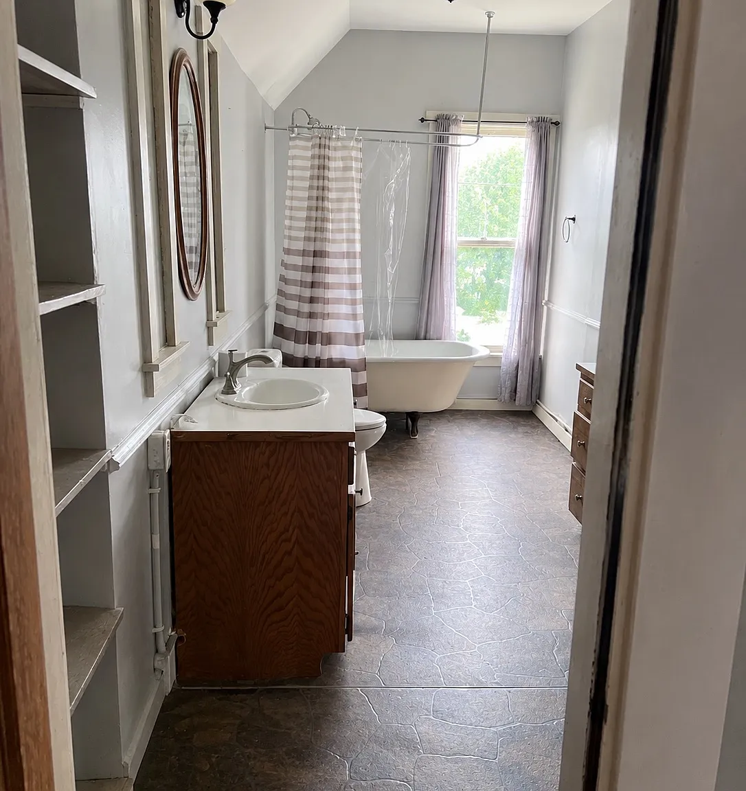 5 bed, 3116 sqft, $550 — Photo 4