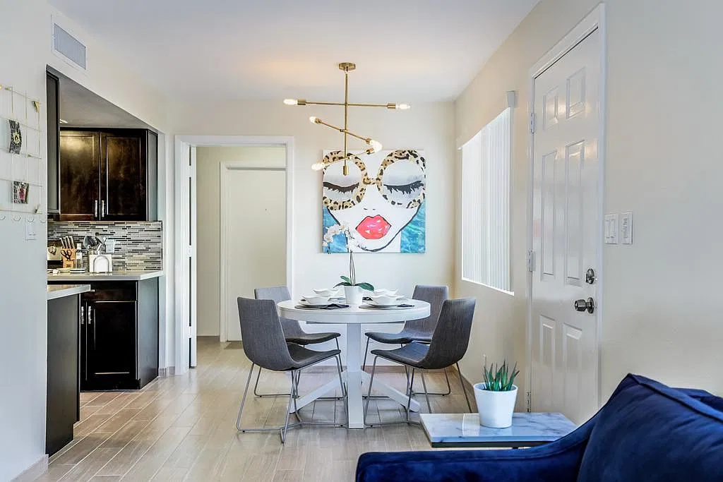 1222 N 84th Pl — Photo 3
