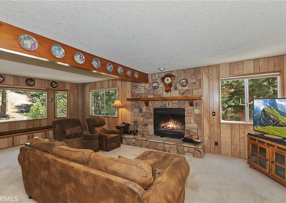 1st image of 325 Brentwood Dr
